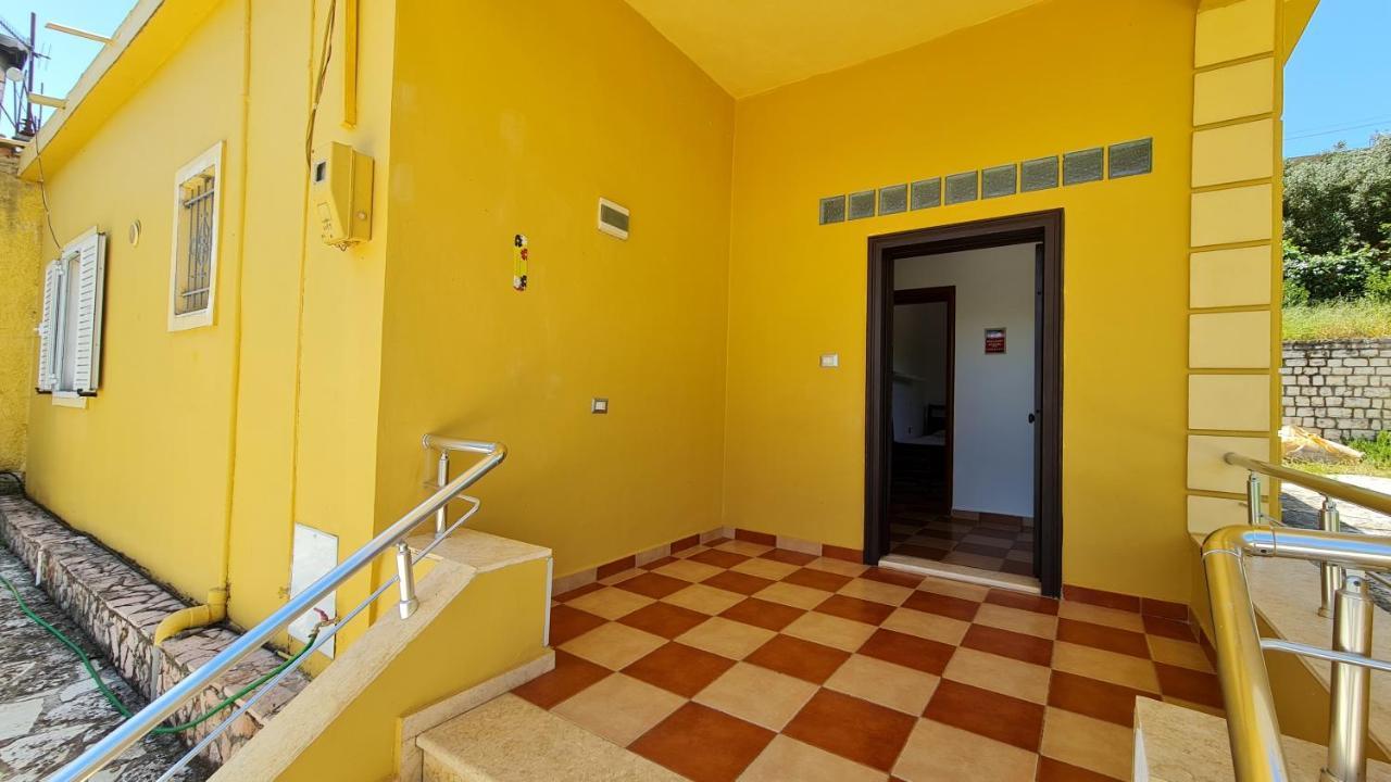 Village Home Next To The Sea Σαράντα Εξωτερικό φωτογραφία