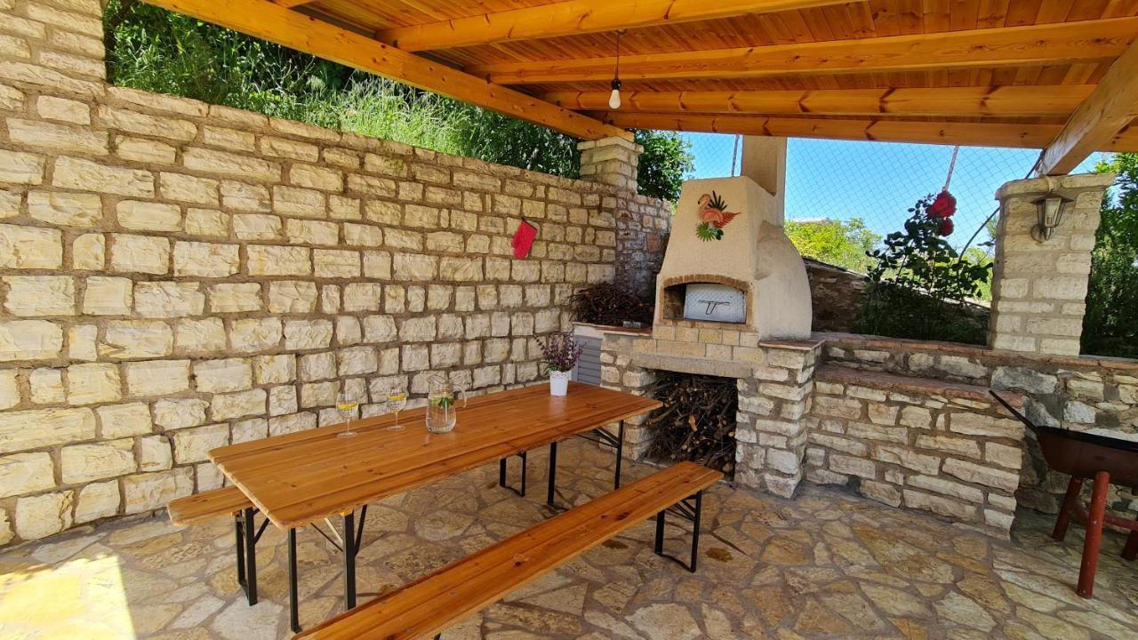 Village Home Next To The Sea Σαράντα Εξωτερικό φωτογραφία